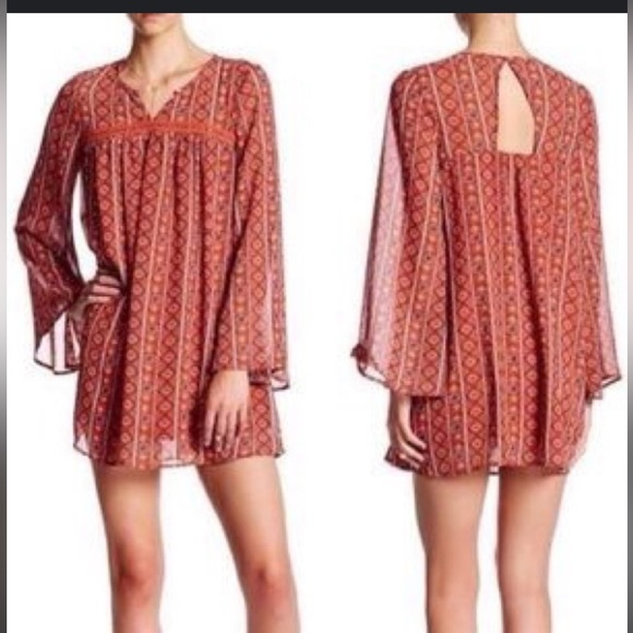 wyld hart Dresses & Skirts - Wild Hart Bell Sleeve Boho Tunic Dress -L
